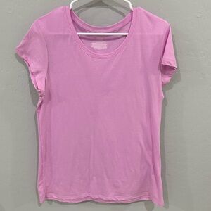 Light pink shortsleeved tshirt.